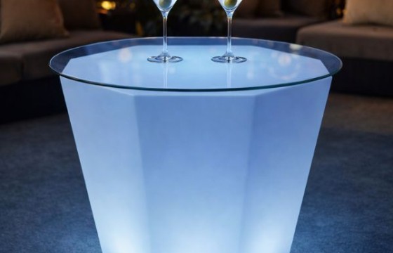 Mesa prisma Luz Azul 600x600